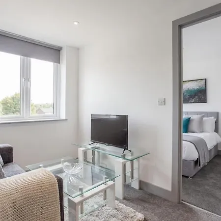 Apartment Bright & Modern 1 Bedroom In *